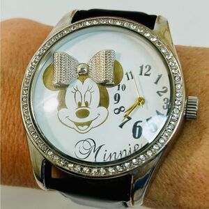 Disney Minnie Mouse Watch with Rhinestone Accent NEEDS NEW BATTERY